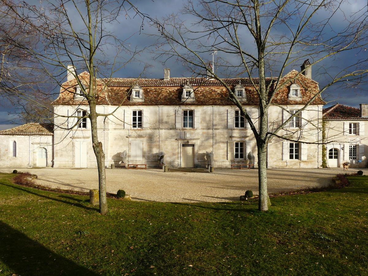 Chateau Manoir De La Leche Touvre Bagian luar foto