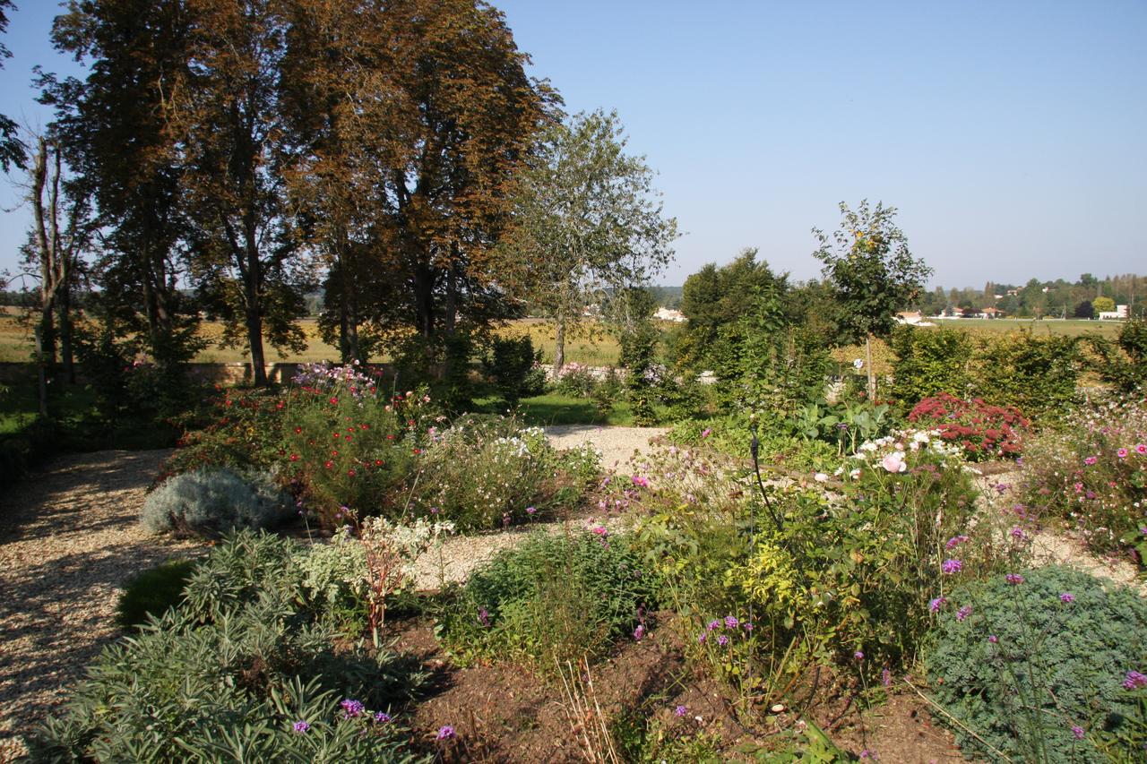 Chateau Manoir De La Leche Touvre Bagian luar foto